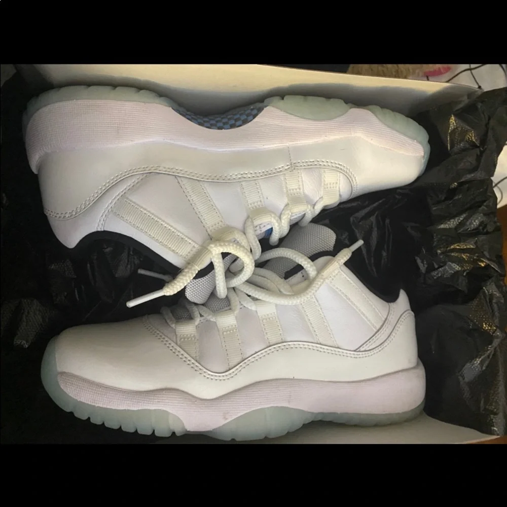 Jordan 11 - Picture 1 of 3